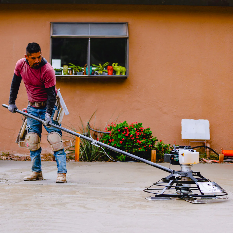 Tomahawk_Power_JXPT30T_30_Power_Trowel_with_37cc_Engine_Outdoor_View