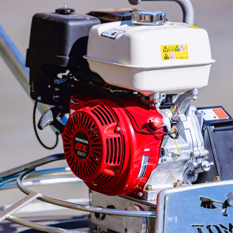 Tomahawk_Power_TPT46FXH_390_46_inch_Fast_Pitch_Power_Trowel_Outdoor_Engine_Close_up_View